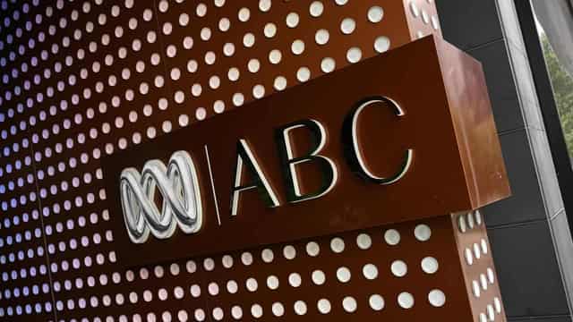 ABC apologises for extra gunshot sounds added to story