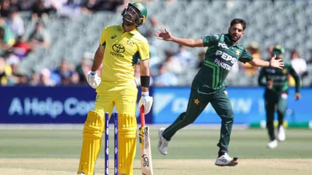 Pakistan crush Australia to force deciding ODI