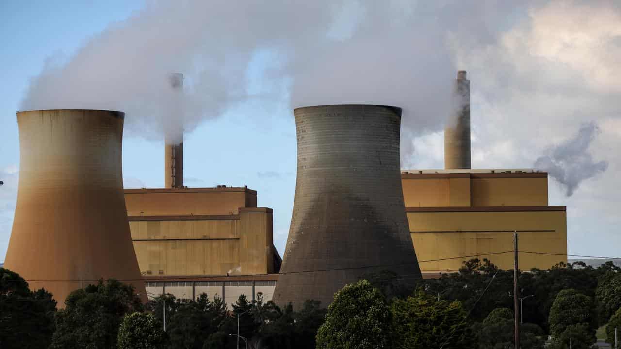 Stubborn emissions threaten to blow world carbon budget