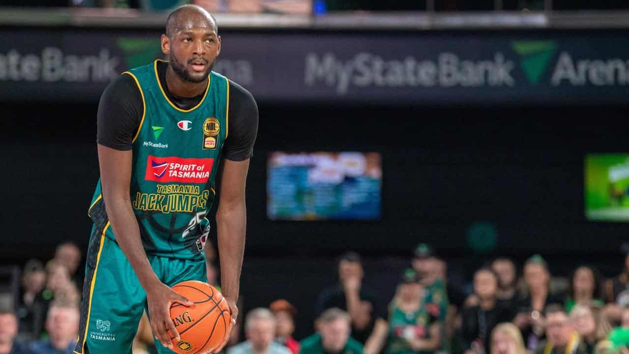 Tasmania's Milton Doyle shoots down NBL Bullets