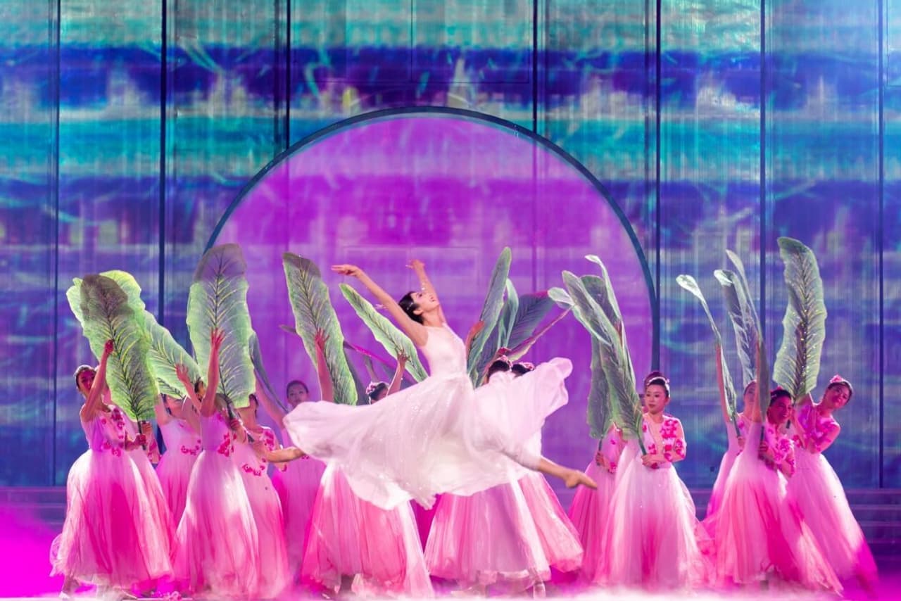 Sun Yat-sen University Holds Gala to Celebrate Its 100th Birthday