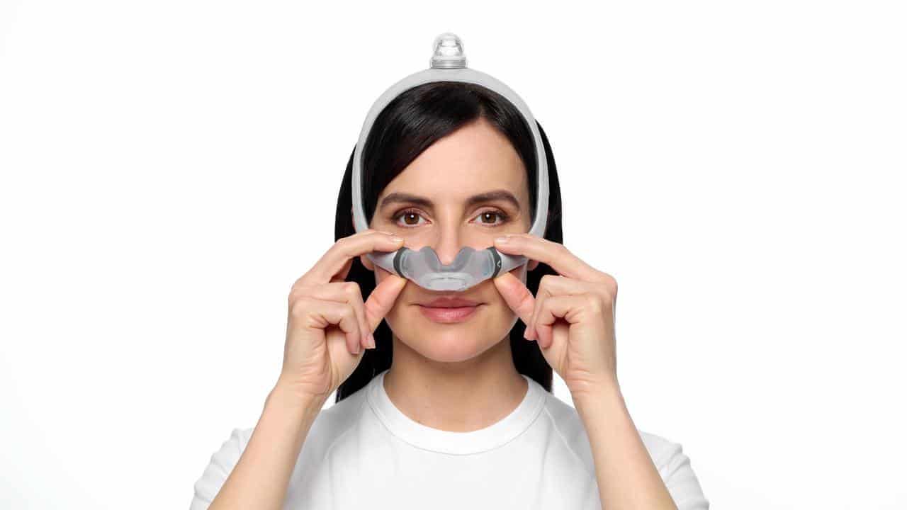 Fabric face mask to help apnoea sufferers rest easy