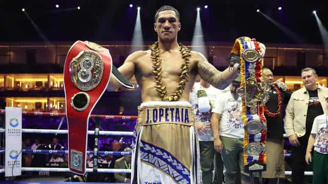 Return of the king: Opetaia books Aussie title defence