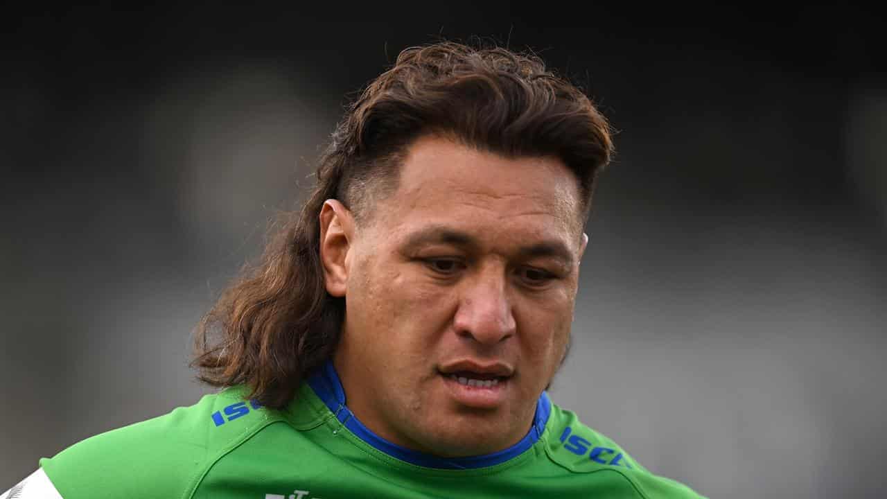 Raiders prop pleads not guilty to abusing police in bar