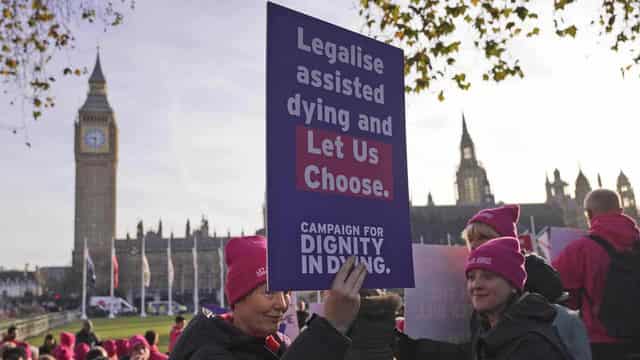 UK MPs give initial support to assisted dying bill