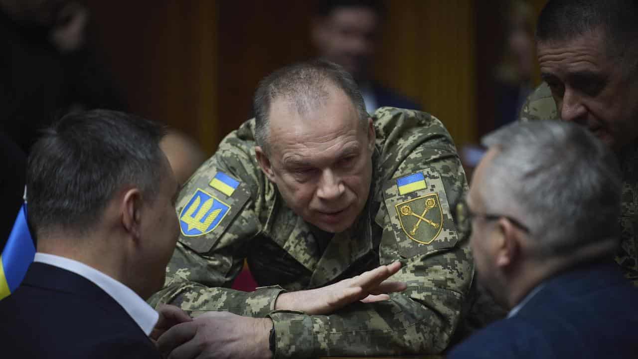 Ukraine commander vows to boost troops on eastern front