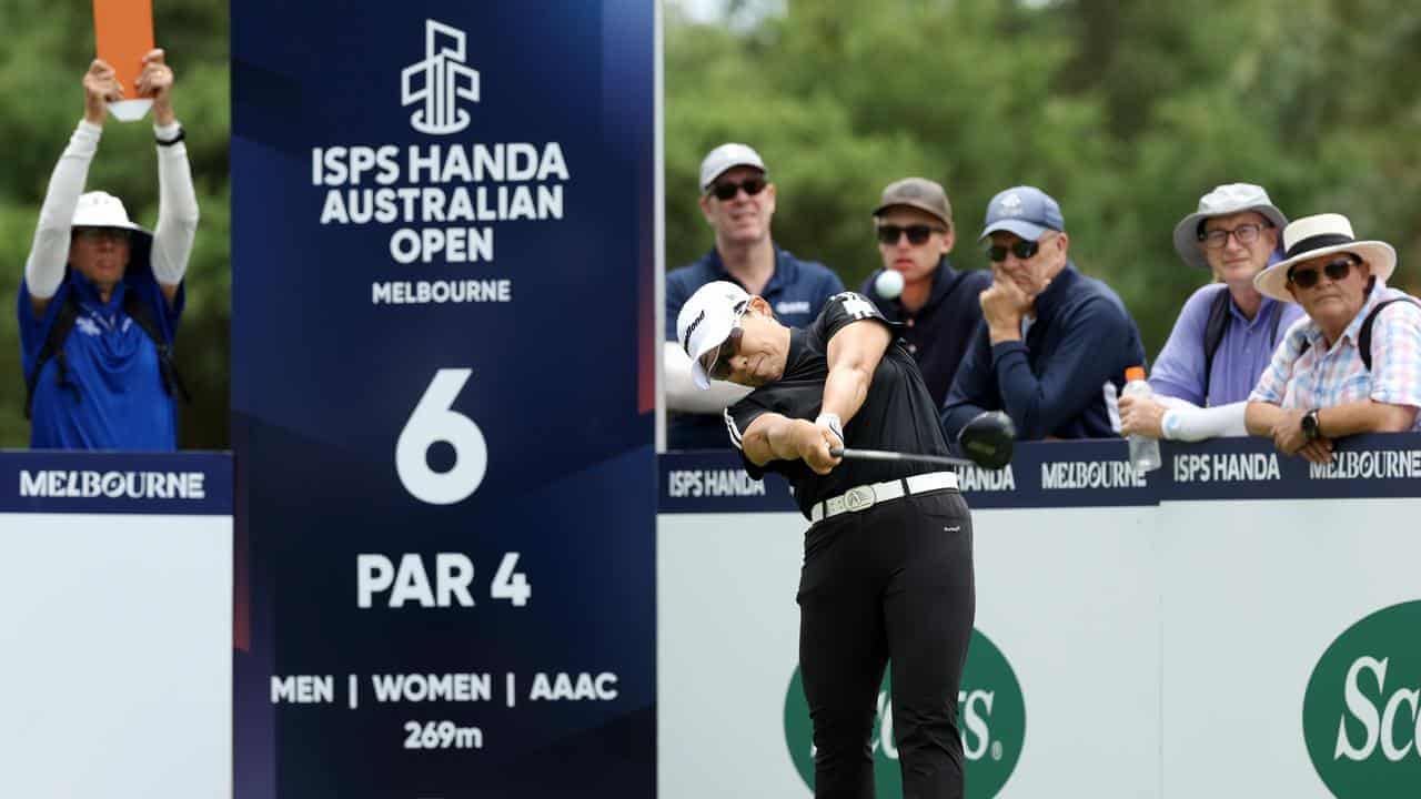 Golf officials ponder divisive dual-gender Open format