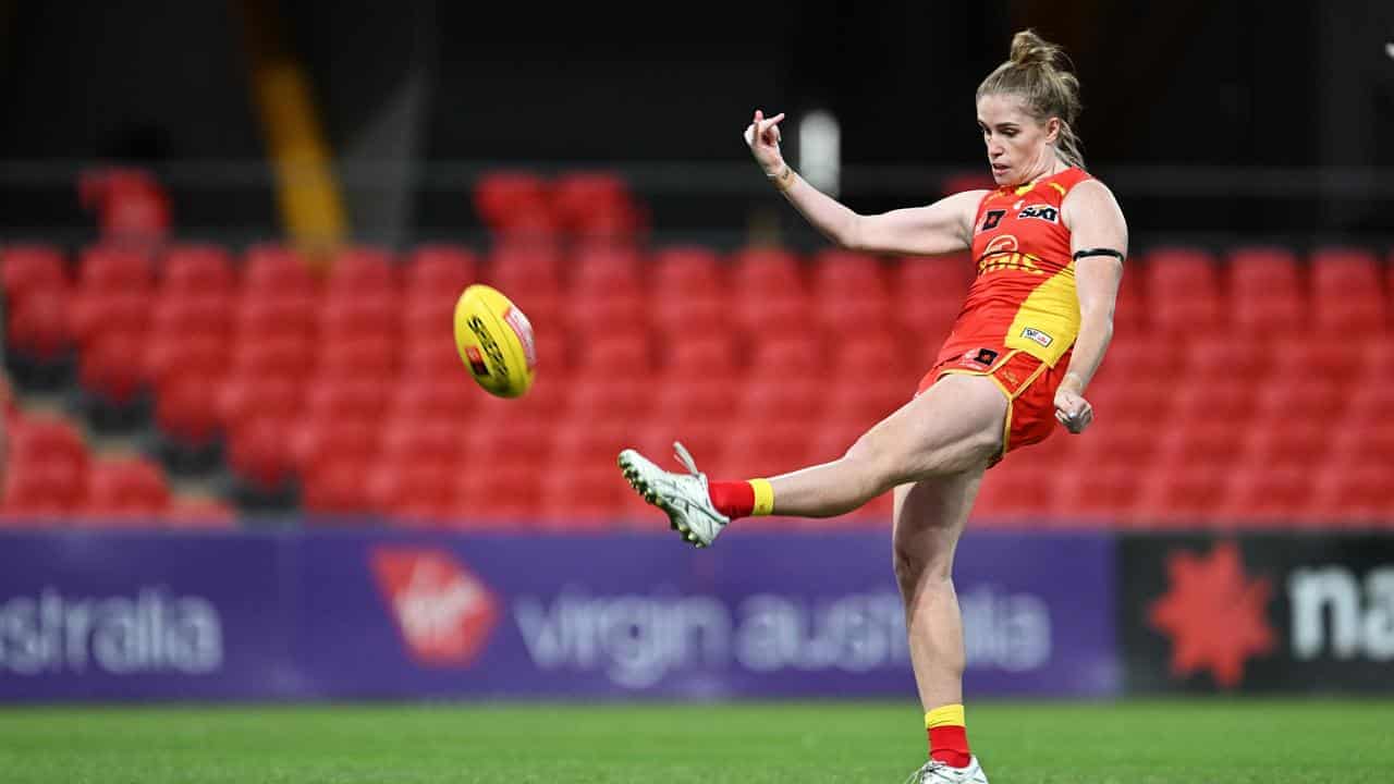 Suns sack AFLW coach Joyce, captain Bohanna wants trade