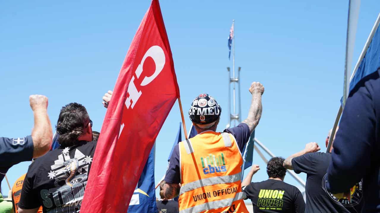 Workers protest CFMEU takeover as court battle starts