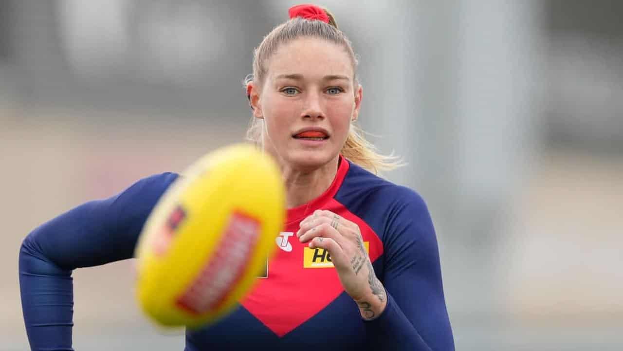 Harris set to stay with Demons after trade falls over