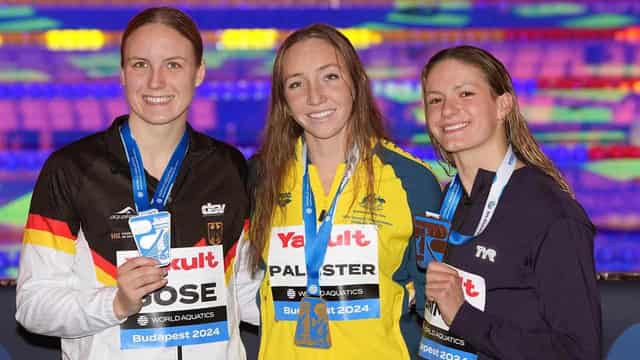 Pallister strikes gold as Australians make a splash