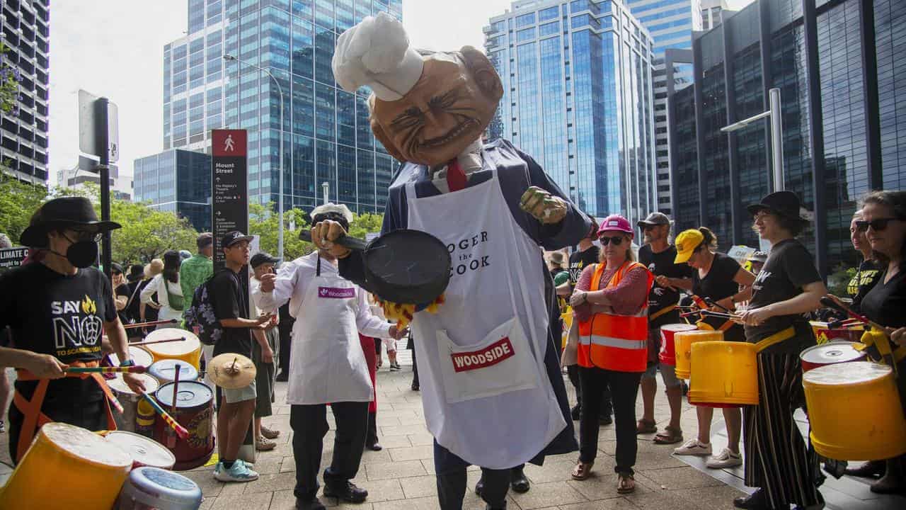 Climate activists invade premier's office building