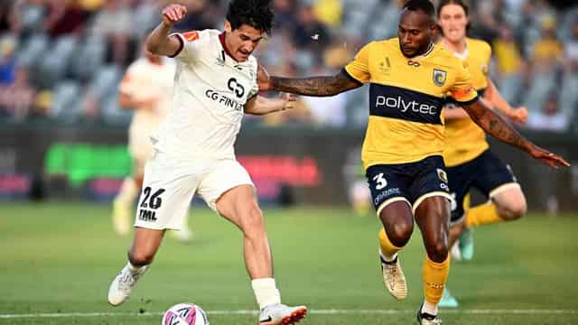 Archie Goodwin stars as Adelaide thump Mariners 4-0