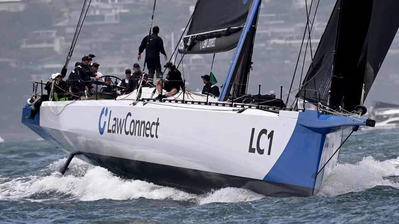 Skipper employs 'do nothing' strategy for Sydney-Hobart