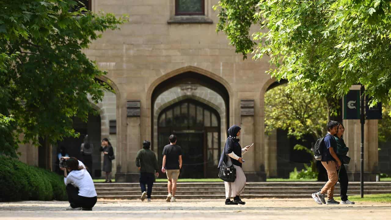 Unis split on visa go-slow to curb foreign students