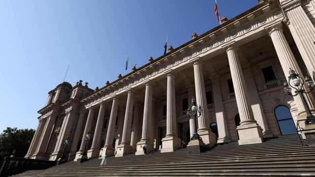 Police probe anti-Semitic banner on steps of parliament