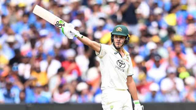 Konstas's debut fireworks puts Australia on top at MCG