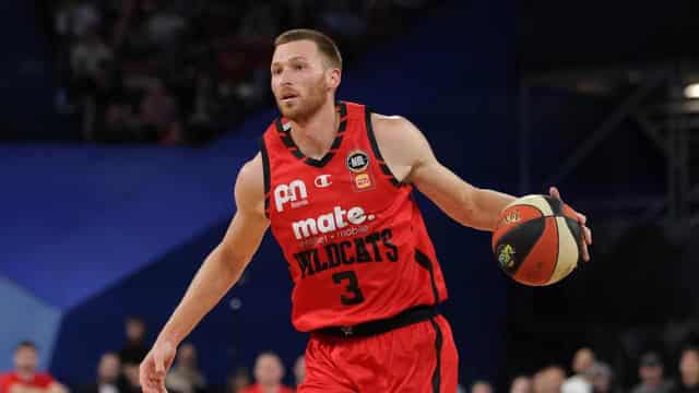 Wildcats smash inept 36ers in NBL