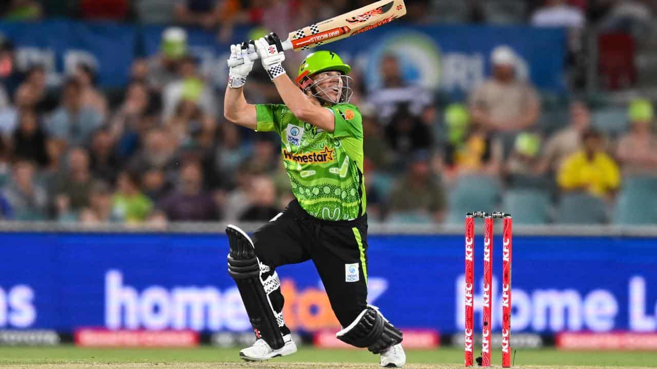 Warner steals show as Thunder snap 734-day drought