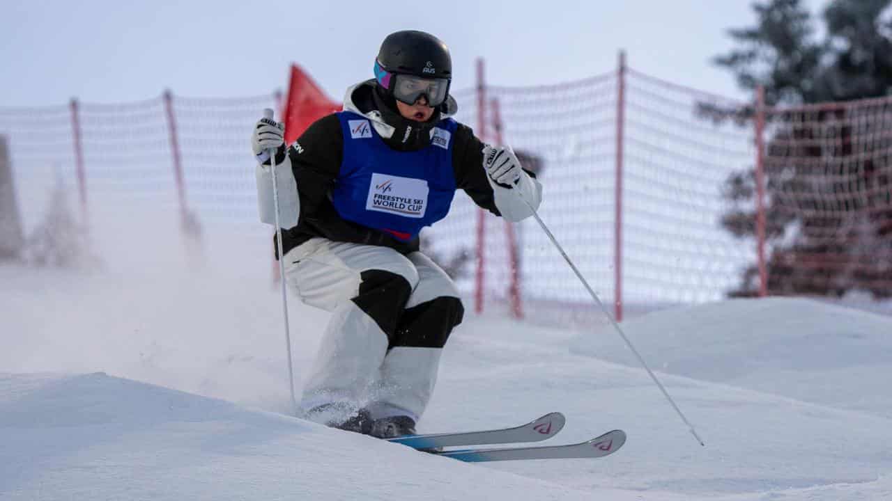 Moguls medallist warns ski star Anthony of early return