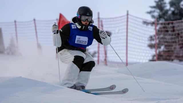 Moguls medallist warns ski star Anthony of early return