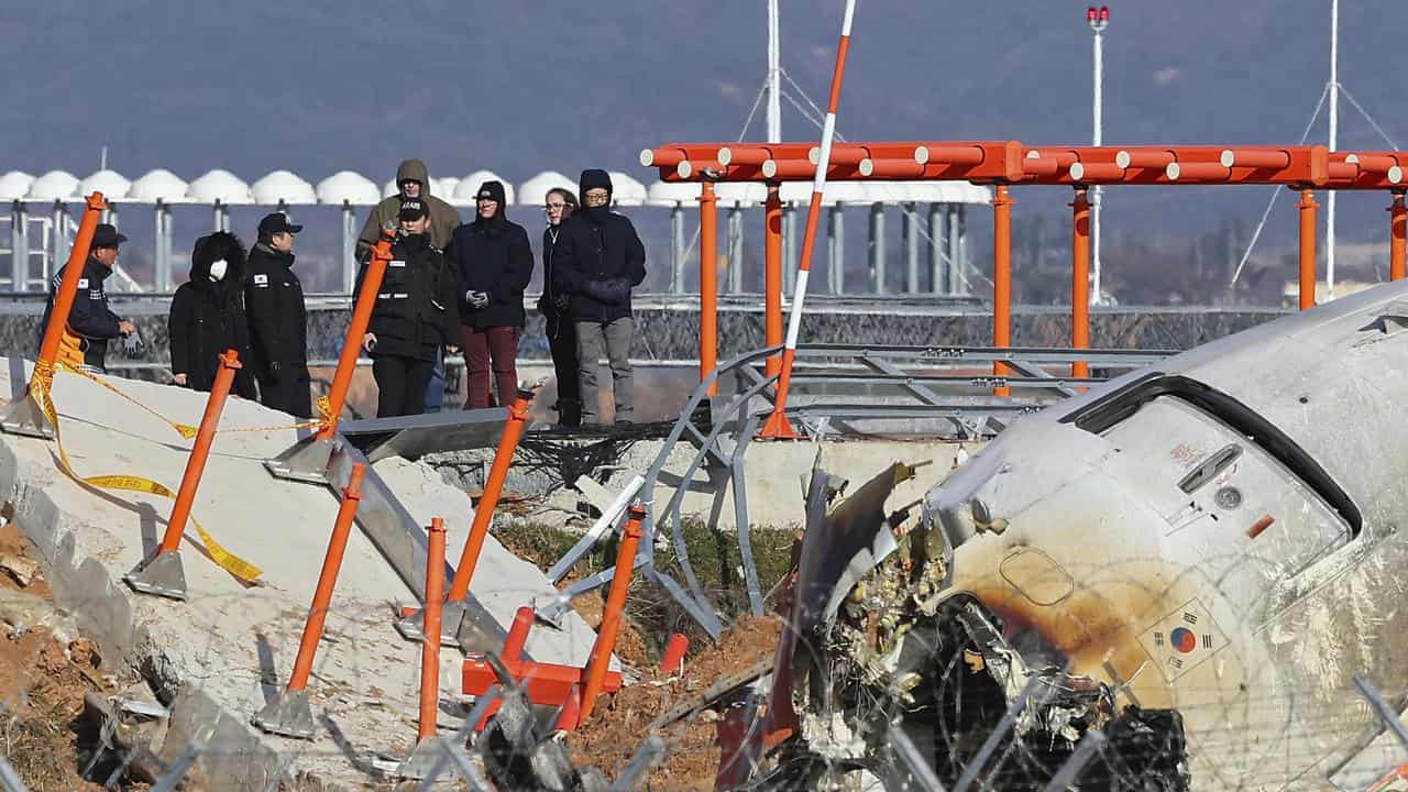 South Korea crash probe ramps up as victims identified