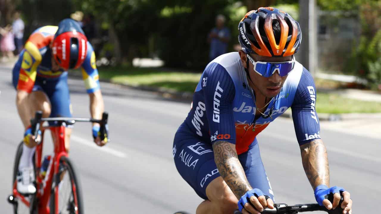 Mystery surrounds star Ewan's pro cycling future