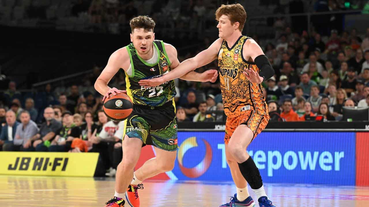 Hurt piles pain on Taipans in crucial Phoenix win