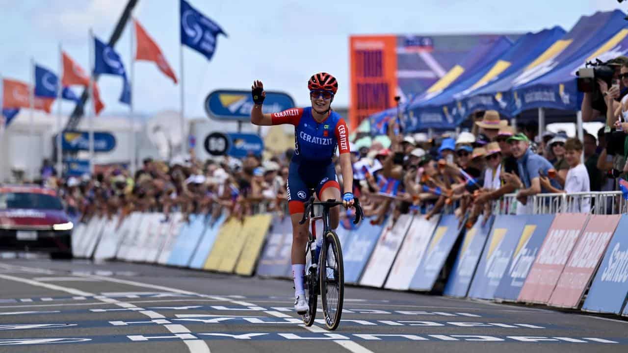 Dutch cyclist rides to solo win at Tour Down Under