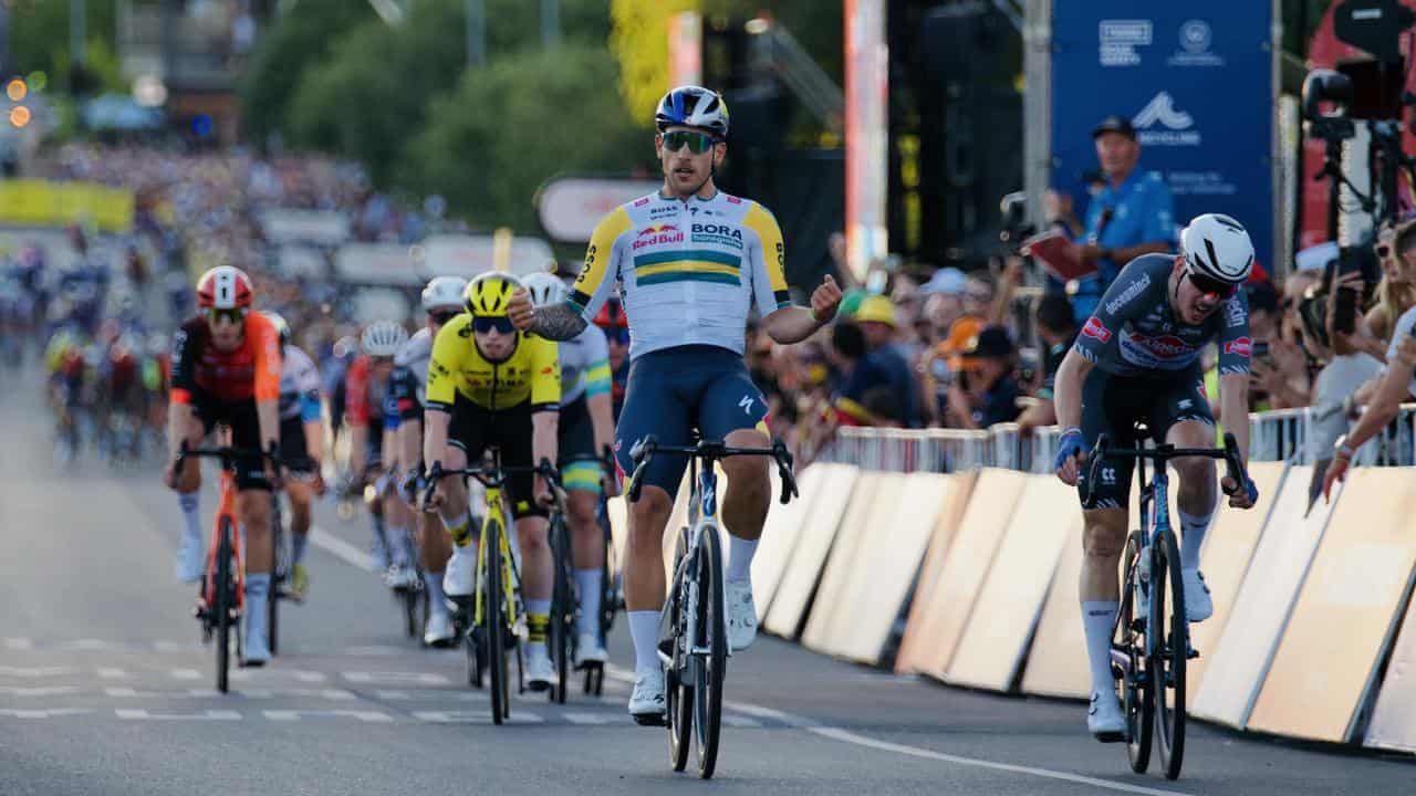 Cycling classic winner Welsford keeps clear of crash