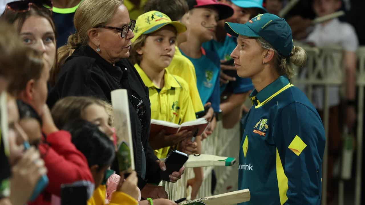 Young Aussie happy to fill Healy's shoes in Ashes