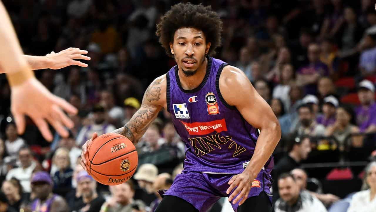 Sore import Jaylen Adams fires as Kings roll Phoenix