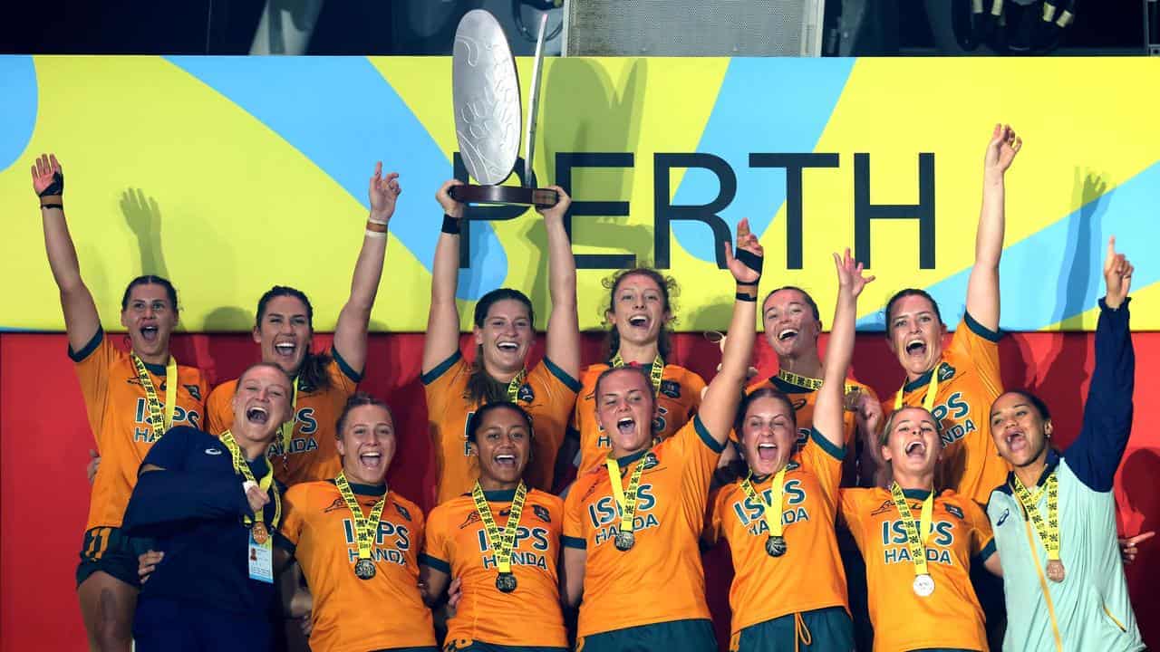 Aussie rugby women win Perth Sevens as men lose final