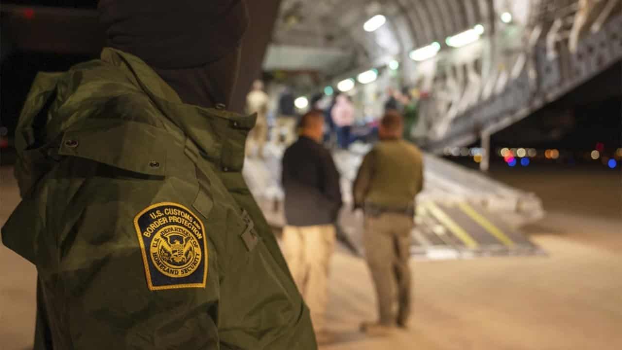 Tariffs on hold as Colombia, US reach deportations deal