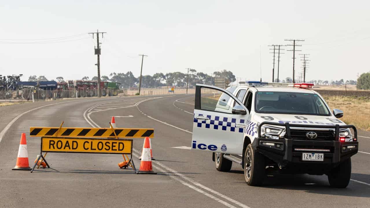 Bushfires rage as town takes stock after major scare