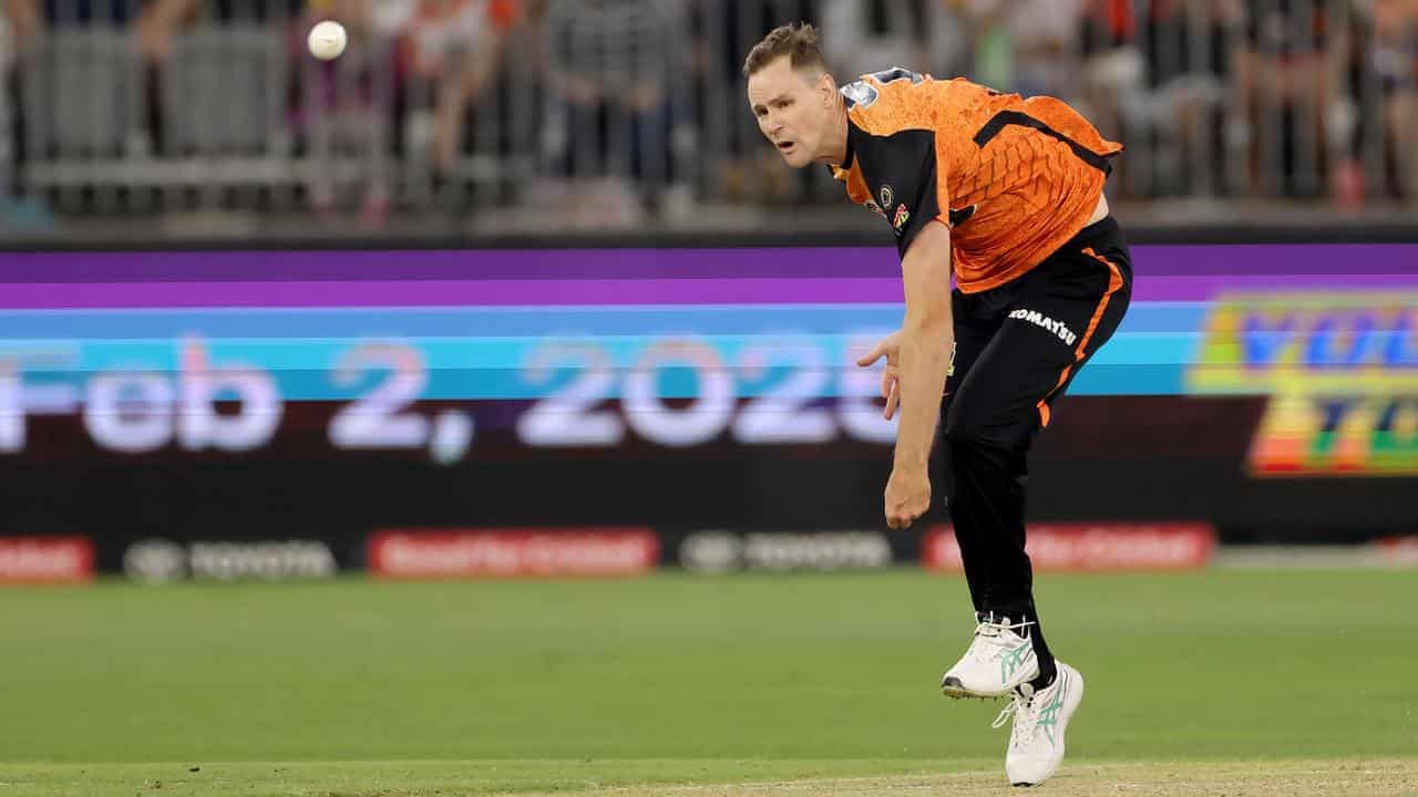 Scorchers great signs for Renegades in huge BBL move