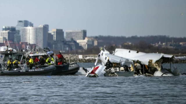 Black boxes recovered as US air disaster probe launched