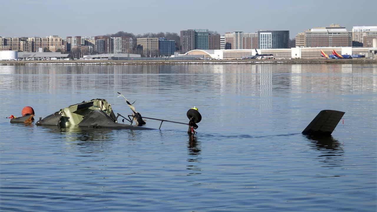 Probe into US air disaster launched, army victims named