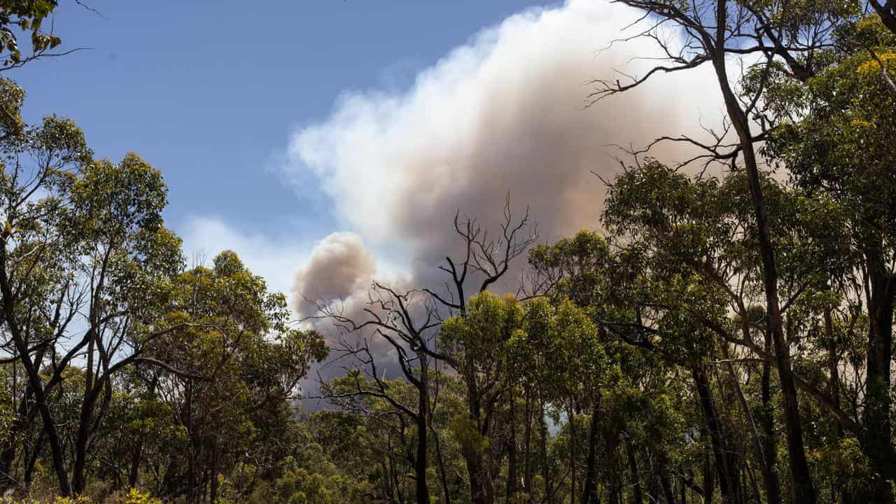 Temperatures set to plummet as bushfires rage