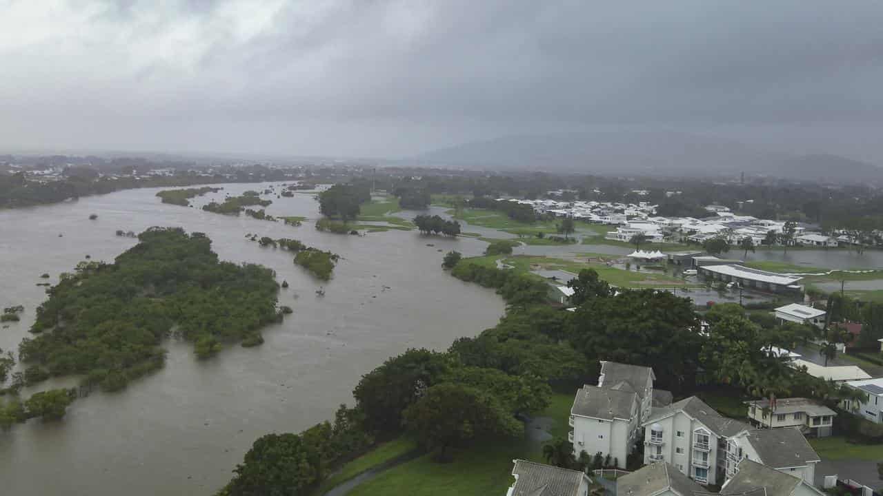 Severe weather to batter far-flung Australian coasts