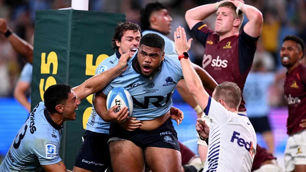Super-man Suaalii soars as Waratahs grab last-gasp win