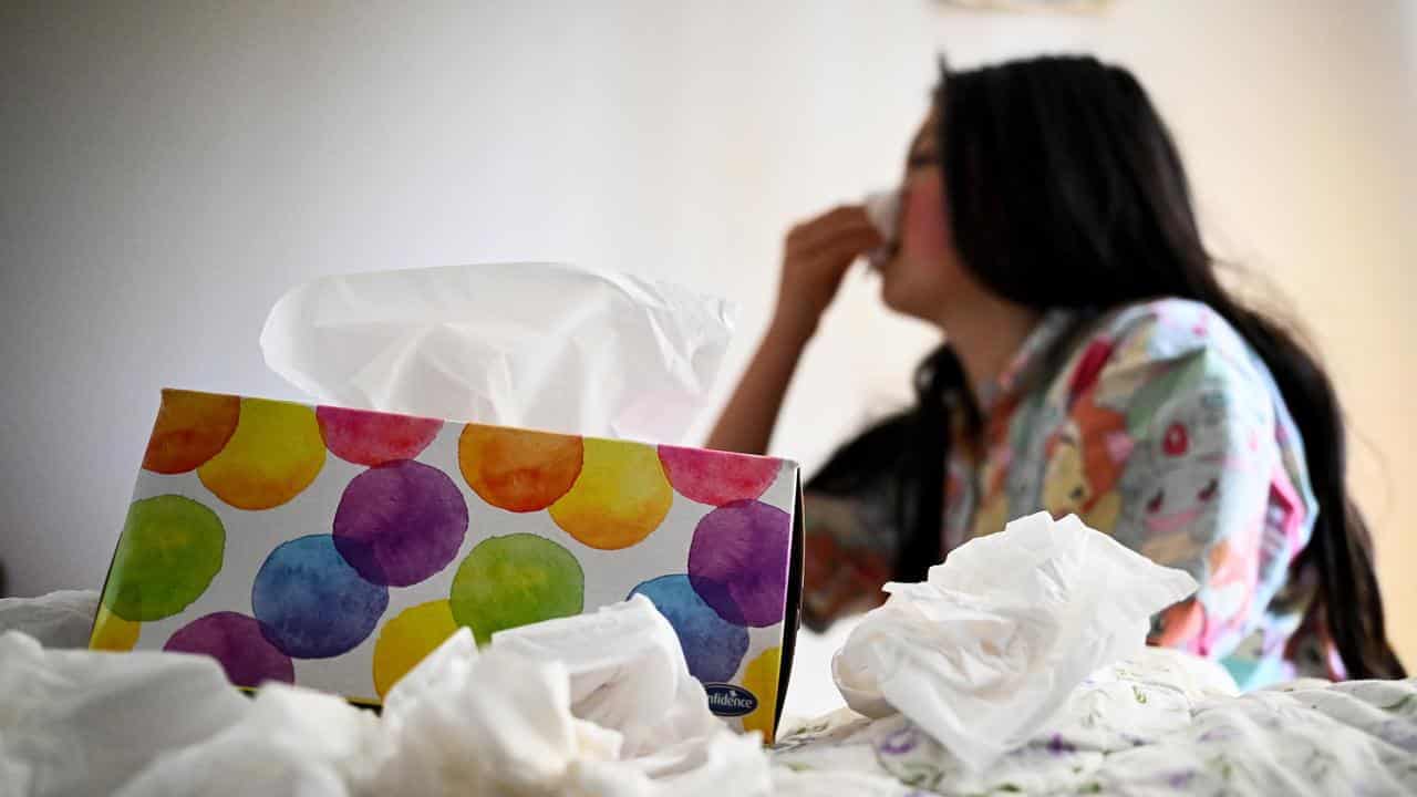 Women less likely to turn up to work sick than men