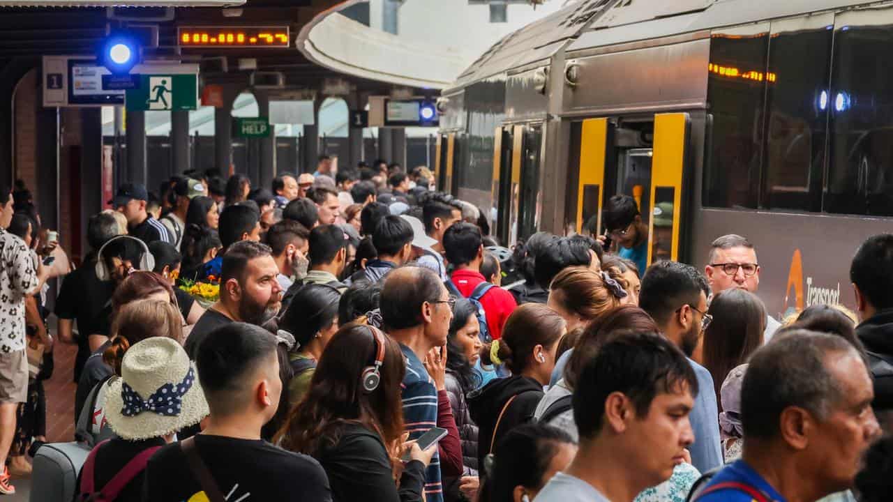 PM derails call to intervene in bitter trains dispute