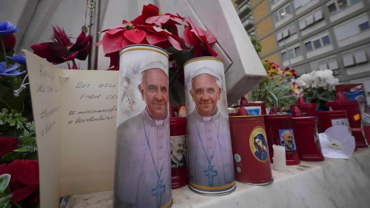 Pope's health 'slightly improving', Vatican says