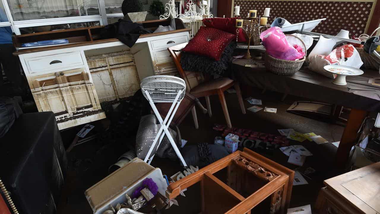 Little preparation, late warnings during deadly floods