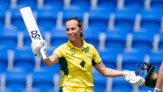 Giants' steps for Aussie Gardner with her third WPL 50