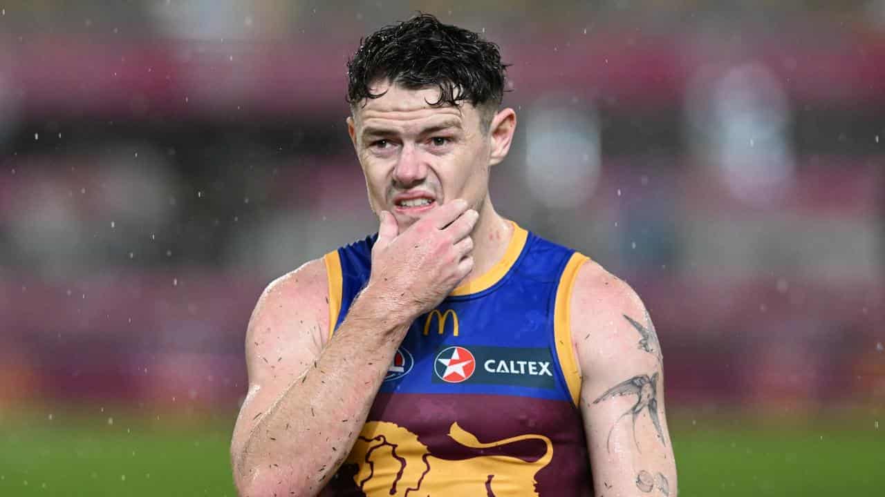 Cyclone forces AFL to postpone, NRL move to Sydney
