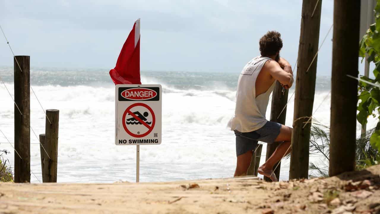 'Leave now': high-risk locals warned as cyclone looms