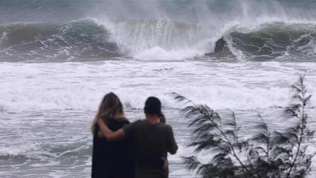 Falsehoods circulate as Cyclone Alfred bears down