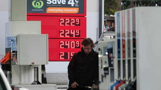 Falling fuel costs end run of transport price rises